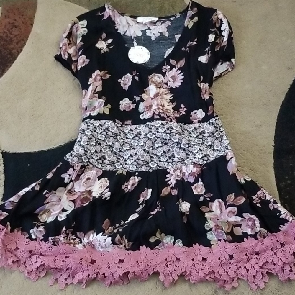 Oddy Floral Top